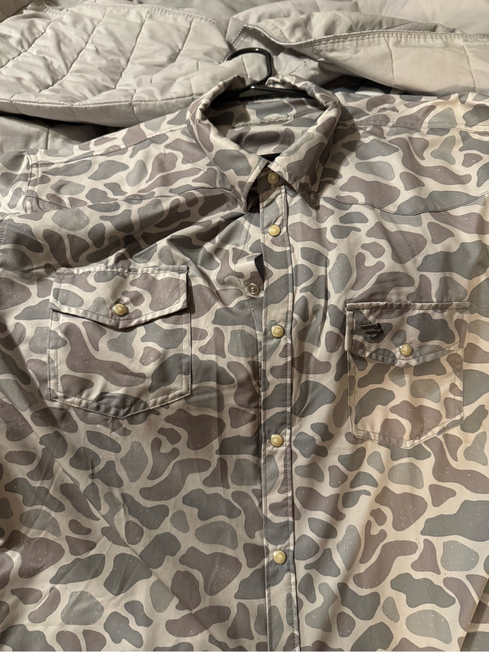 BURLEBO Men's Button-Down Shirt in Gray Camo